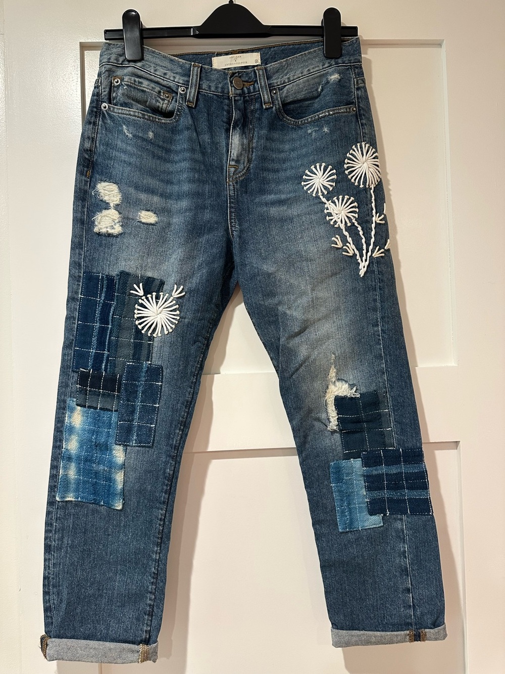 Artisan Collection by Anthropologie size 25 embroidered and patched jeans.